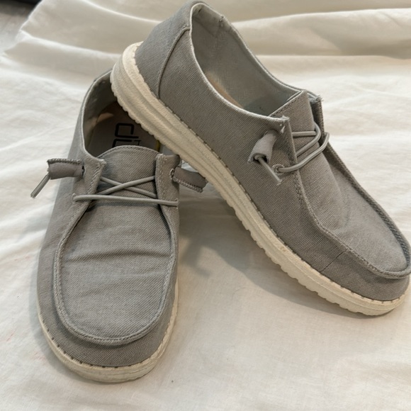 Women’s Hey Dude shoes - Picture 3 of 4